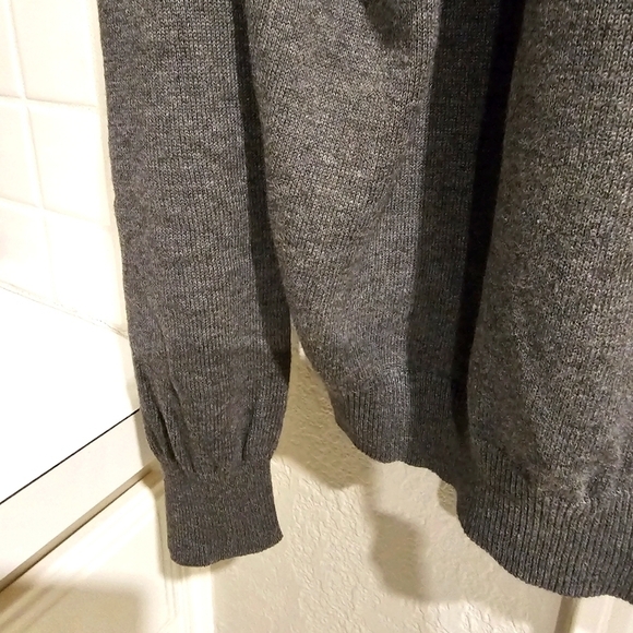 Croft & Barrow Gray Crew neck Large in Great shape - Picture 5 of 8